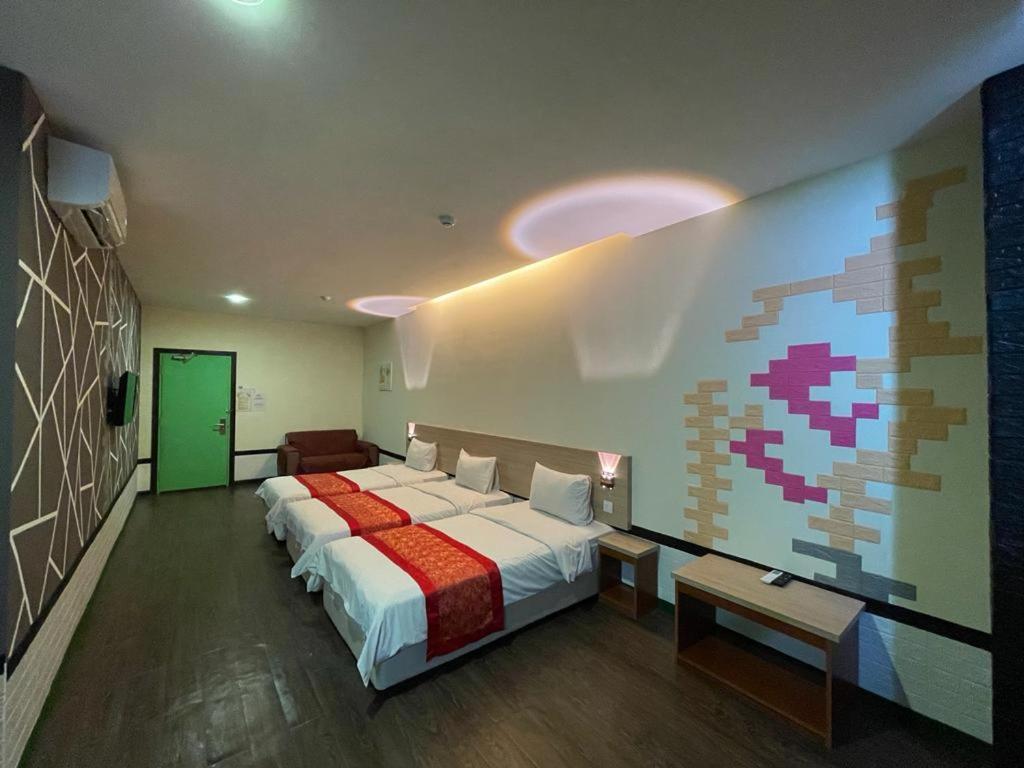 N&L Hotel Куала Теренгану Екстериор снимка